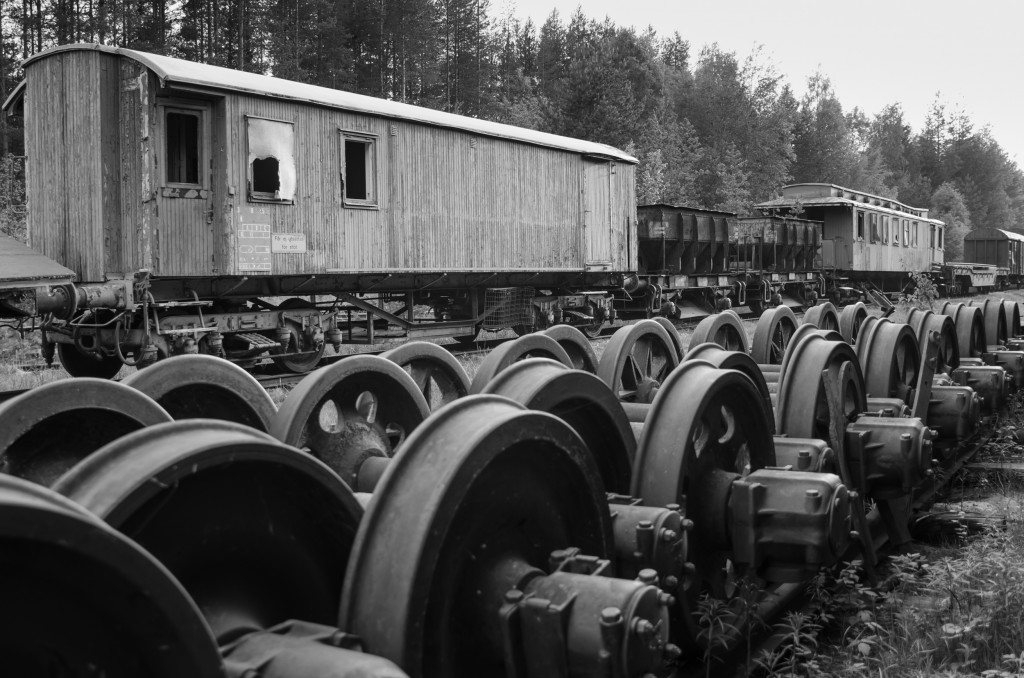Järnvägsvagn och hjulaxlar vid Tyskmagasinen Luleå.