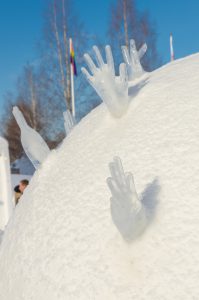 Bilder från invigningen av Bodens internationella snöskulpturfestival .