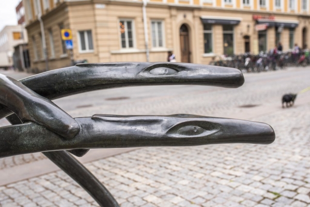På promenad i Uppsala fanns dessa ormhuvuden, läckra!