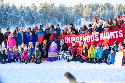  Ungdomar som bland annat stöttar "Skolstrejk för klimatet". Jokkmokks marknad 2020.