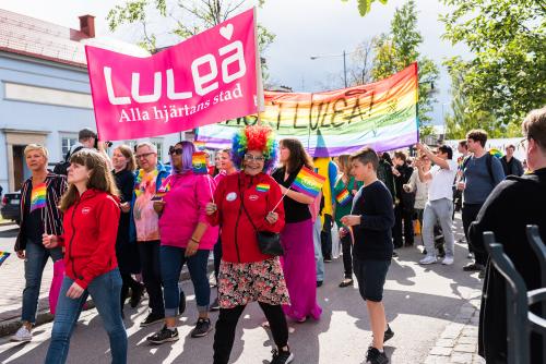 Färgglada paradbilder. Luleå pride 2018.